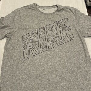 B0220 Adult Nike T- shirt SZ - XL